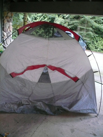 Tent with vents